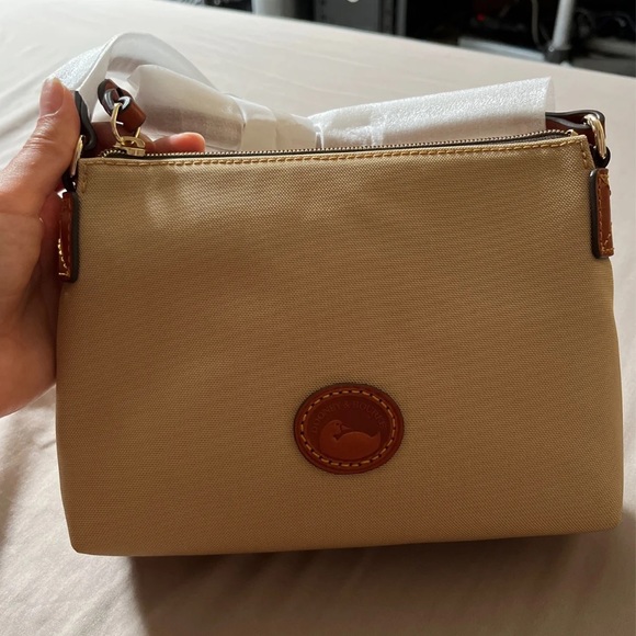 Dooney & Bourke crossbody bag - Picture 1 of 6